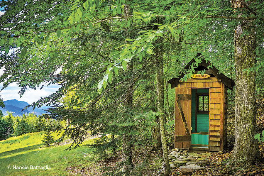 ho2022-nbLongDropPrivy-8322 The Long Drop: Craftsman Wayne Ignatuk's Room with a View