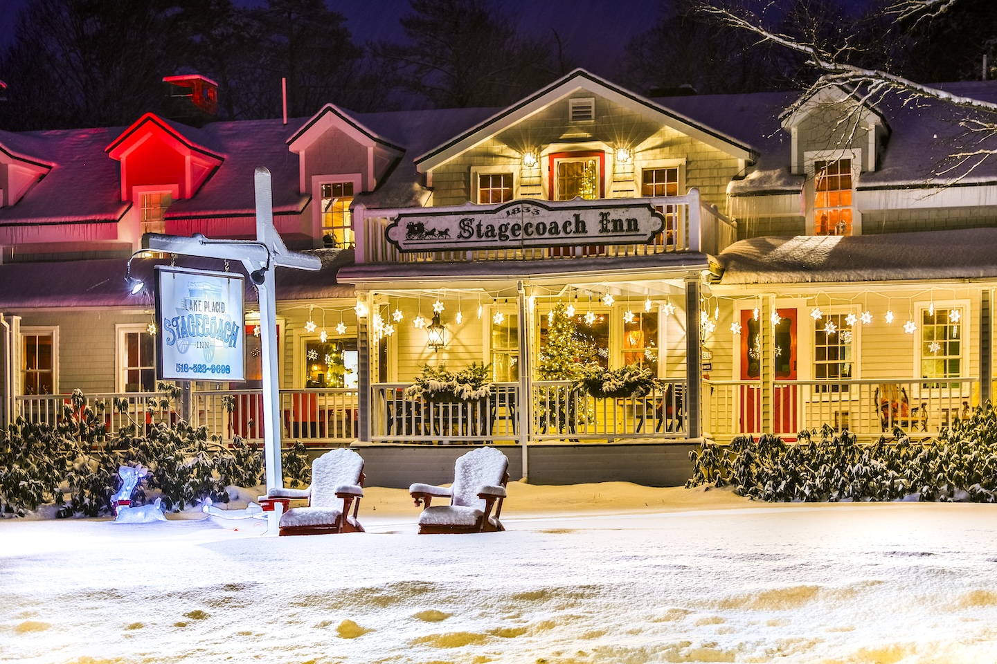 nbStageCoachHolidayEtc-9816 A snowy scene at the Stagecoach Inn, which is decked in holiday lights